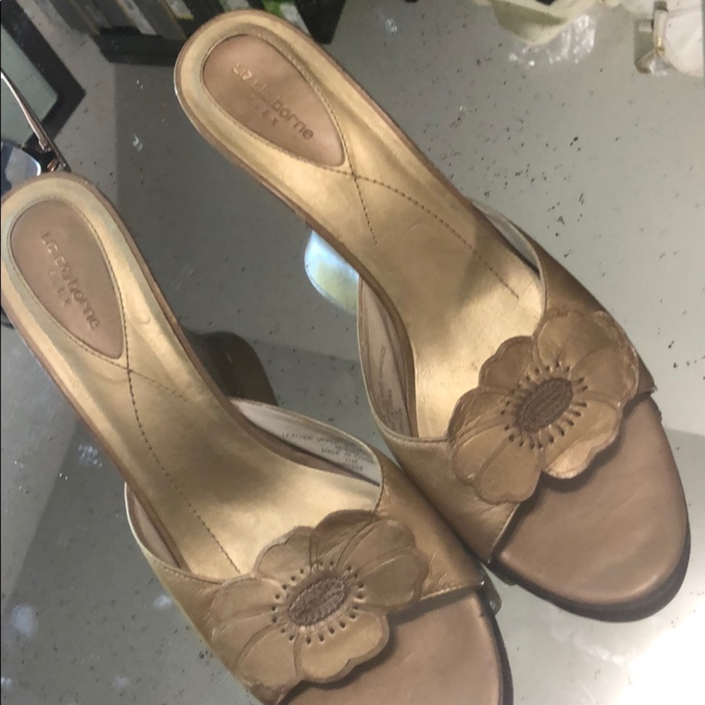 Liz Claiborne wedges in gold